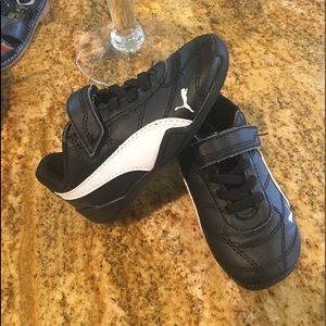 Very good condition Puma sneakers